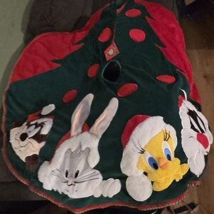 Warner Bros. Green and Red Holiday Tree Skirt